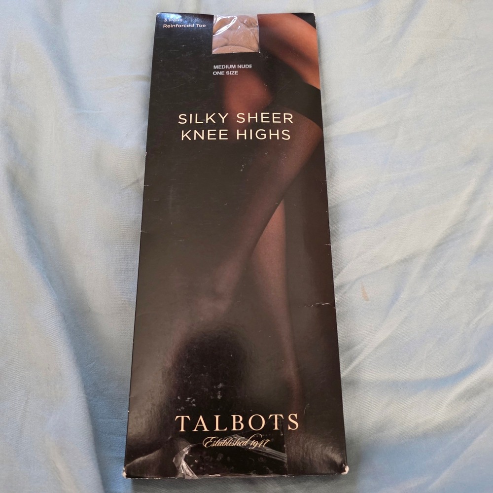 Talbots Knee Highs Medium Nude Silky Sheer Reinforced Toe Womens 3 pairs OS NIB